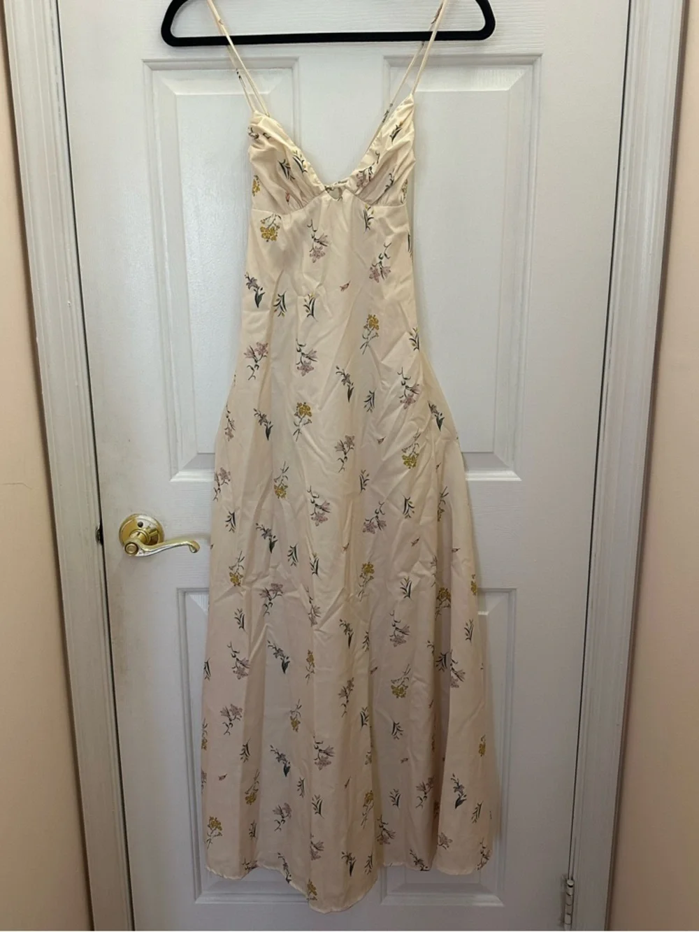 Women's Cream Floral Slip Maxi Dress 💛🤍 - Picture 3 of 6